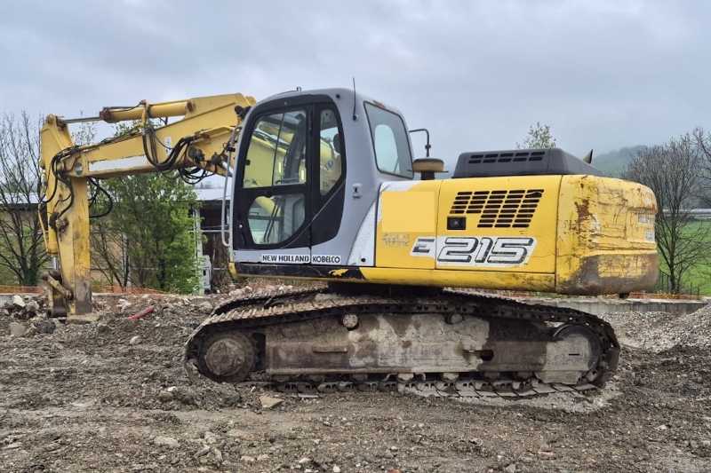OmecoHub - Immagine NEW HOLLAND E215